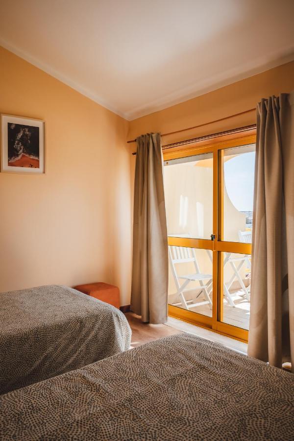 Pksc - Surfers House 3* Peniche