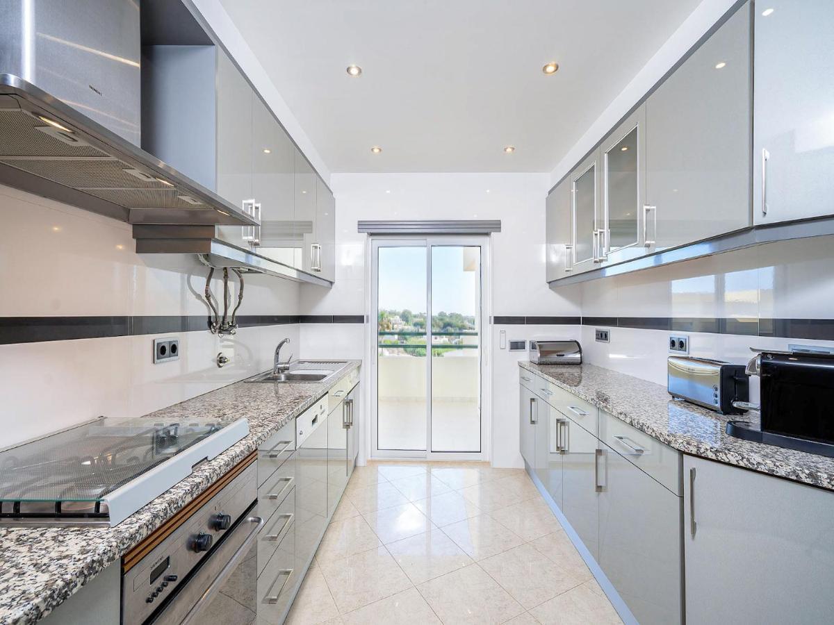 Luxury Penthouse Wstunning Sea Views, Walk To Gale Apartment Albufeira