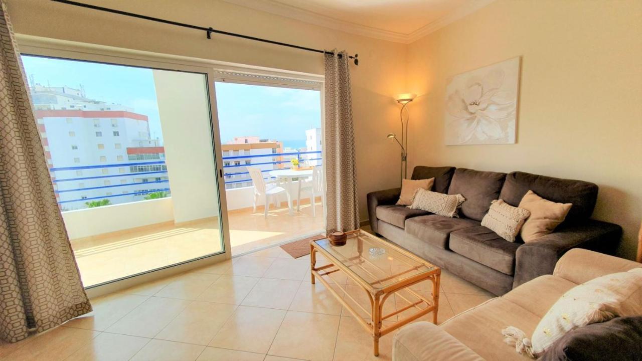 Lover's Paradise: 3br 2 Min From The Apartment
