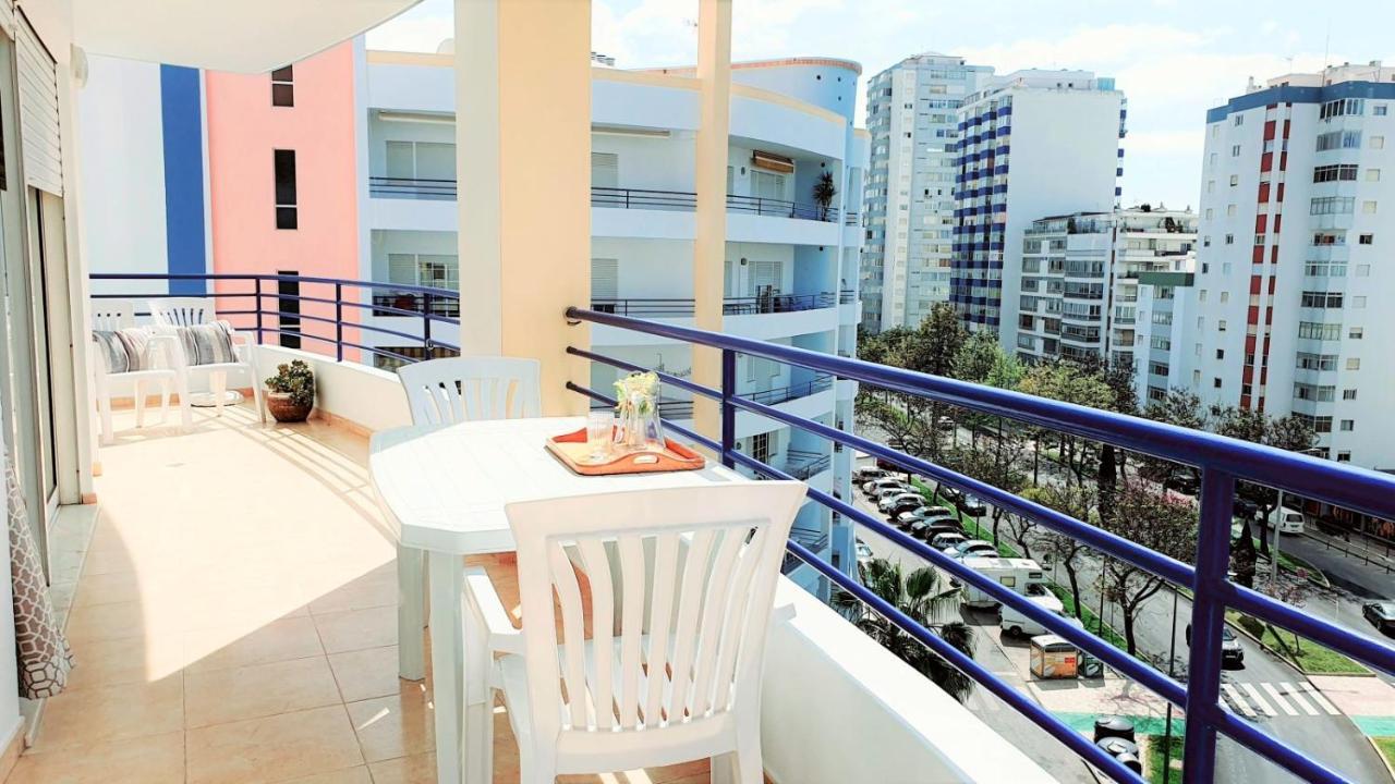 Apartment Lover's Paradise: 3br 2 Min From The