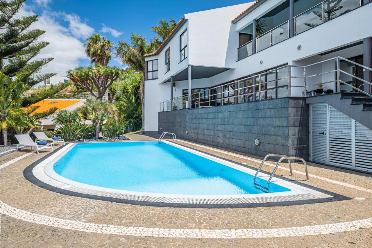 Ample With Pool And Gorgeous Ocean View Villa *