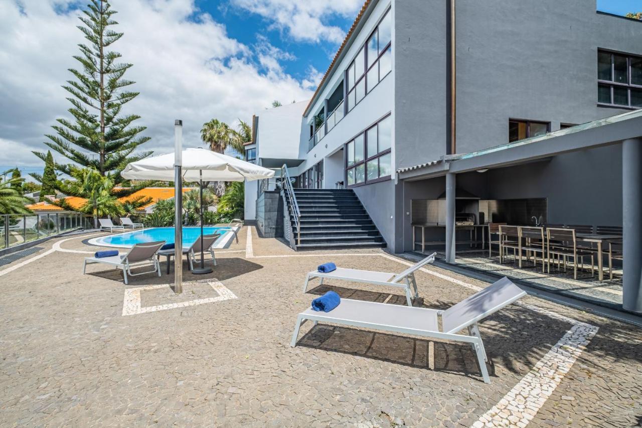 Ample With Pool And Gorgeous Ocean View Villa