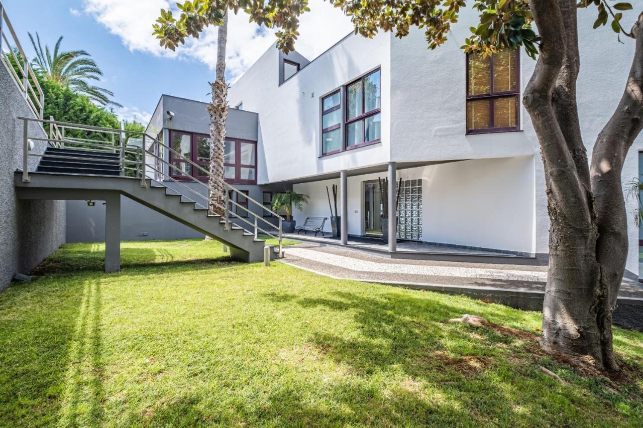 Ample With Pool And Gorgeous Ocean View *