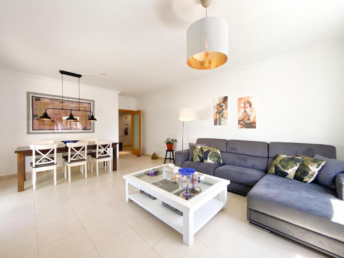 Modern And Spacious In #1939 Appartement *