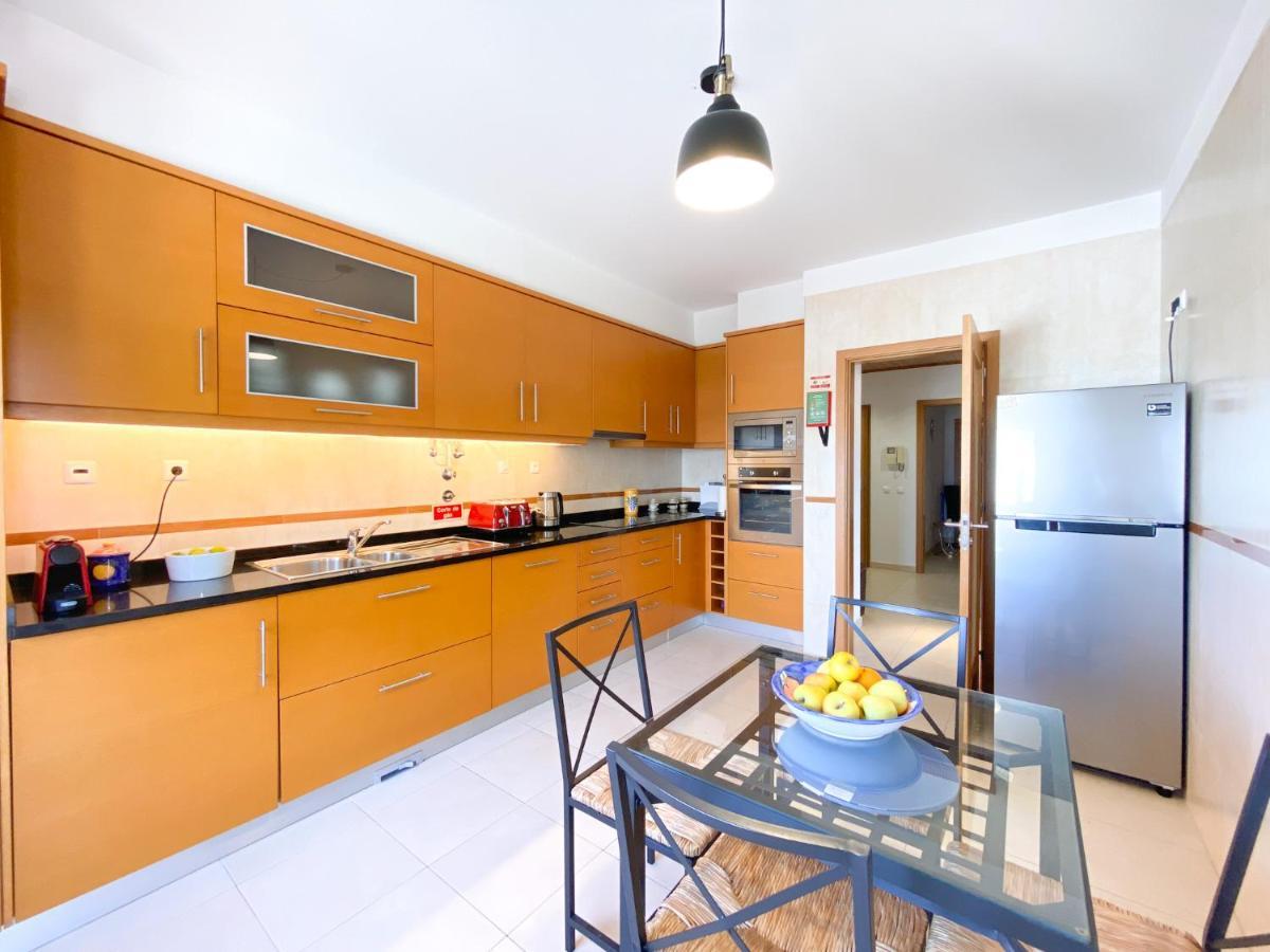 Appartement Modern And Spacious In #1939 *