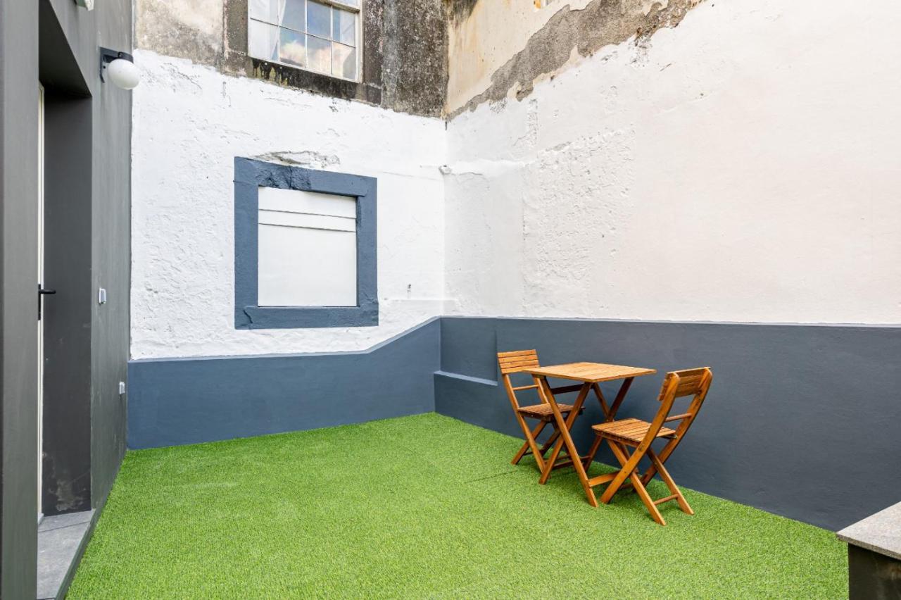 Bay Apartment *