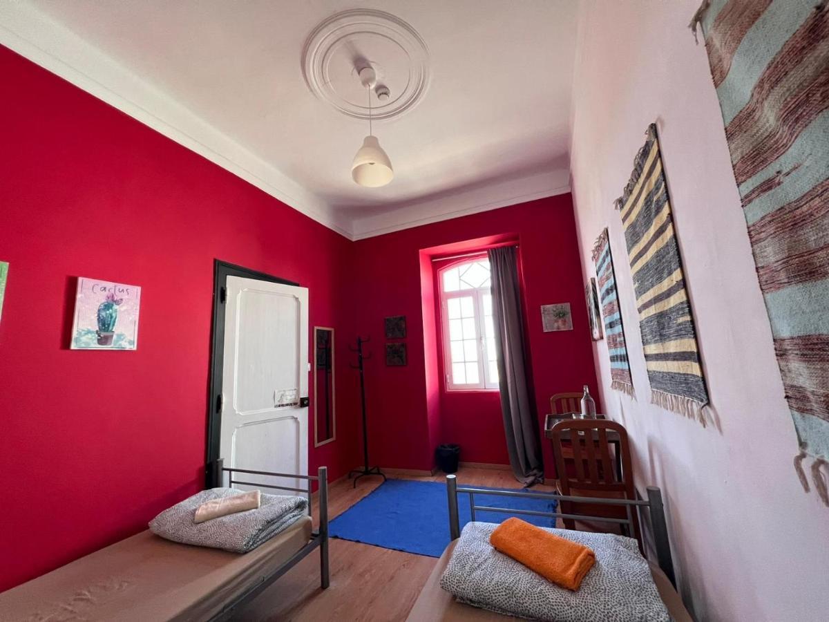 Meraki Hostel *