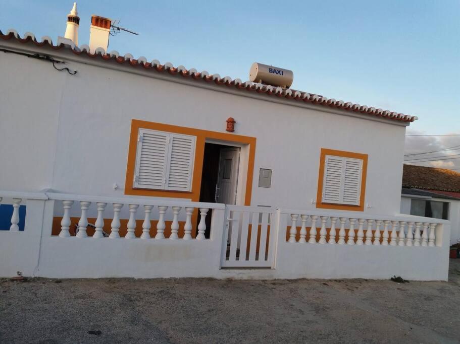 Sunny Da Viana, Holiday home