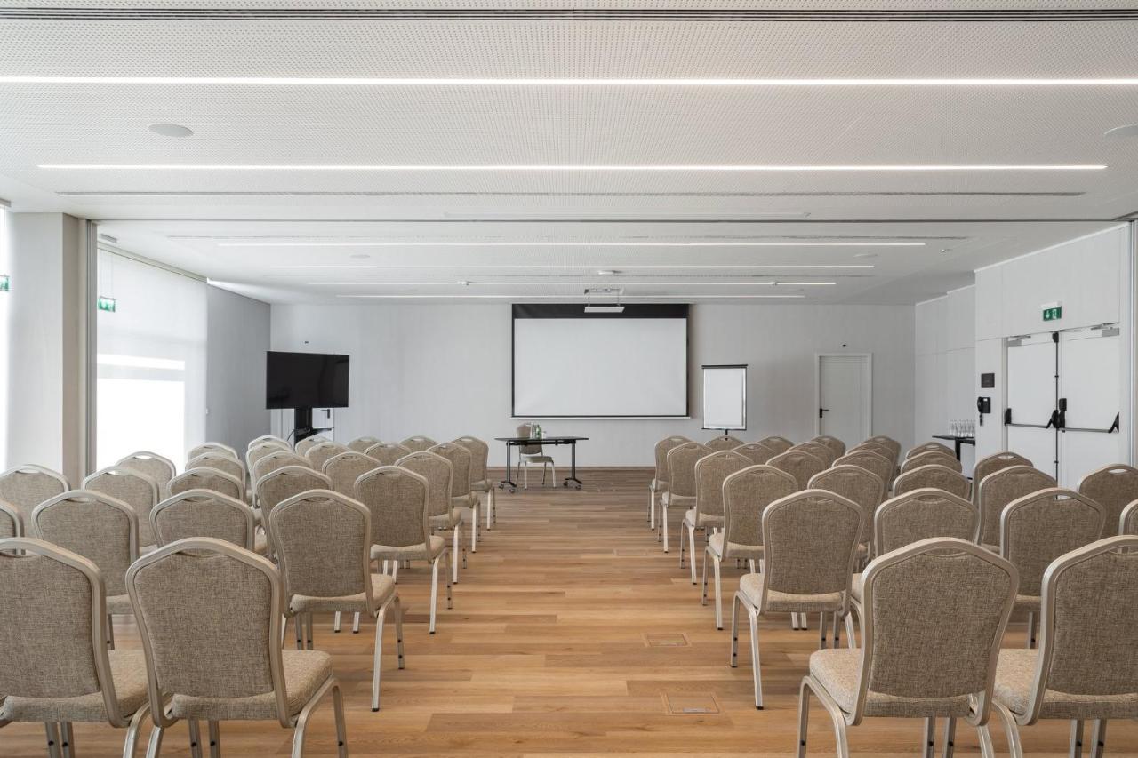 Crowne Plaza - Caparica Lisbon Hotel 4*