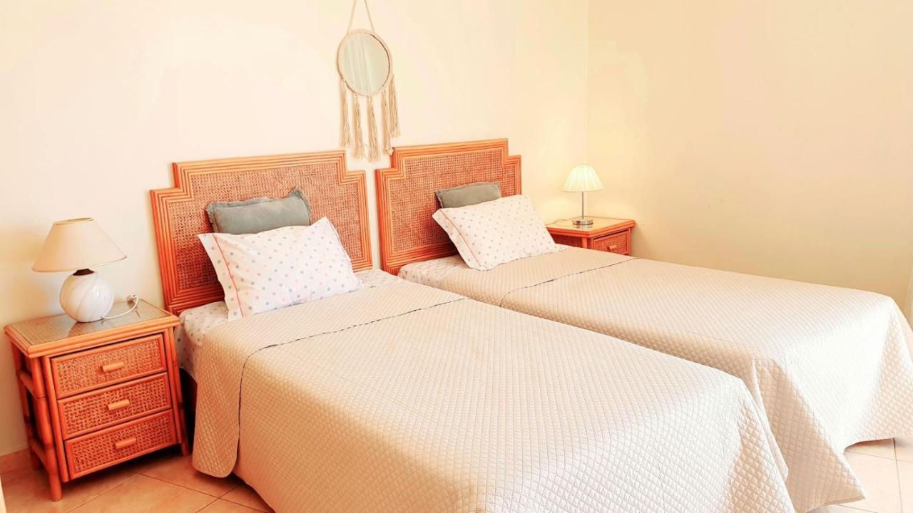 Apartment Lover's Paradise: 3br 2 Min From The Quarteira