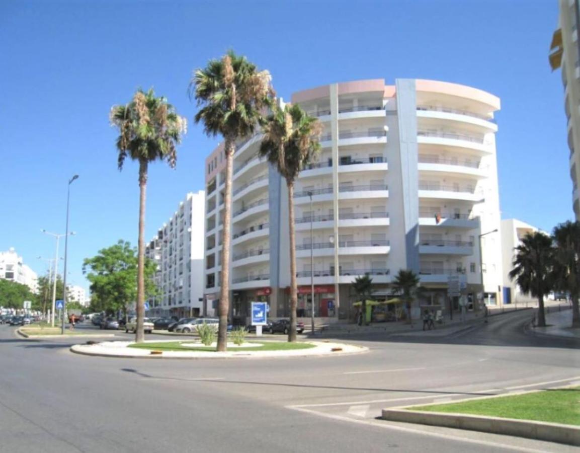 Lover's Paradise: 3br 2 Min From The