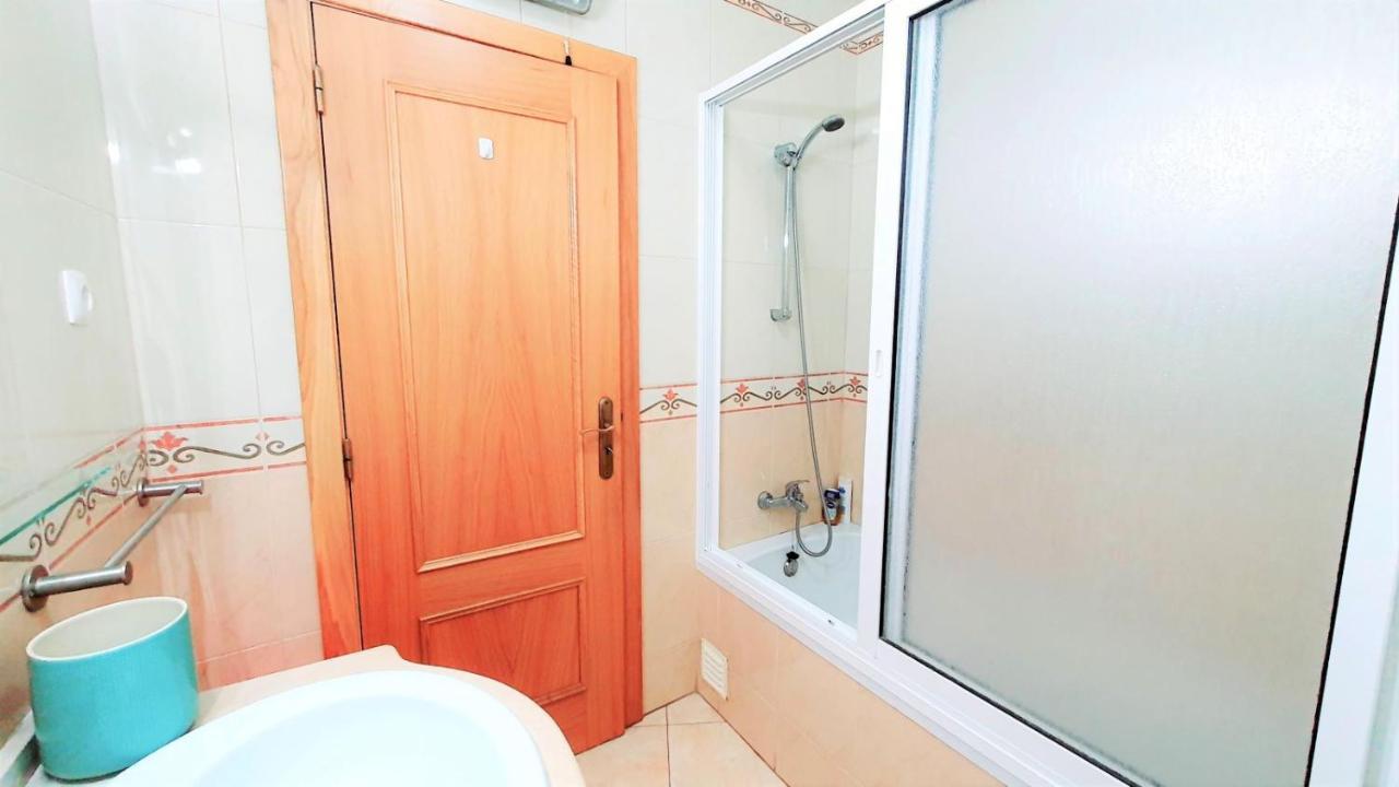 Apartment Lover's Paradise: 3br 2 Min From The *