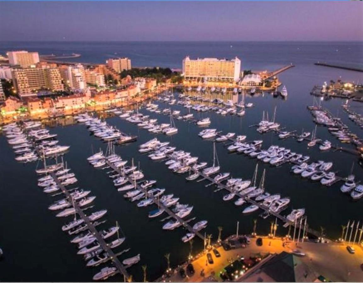 Apartment Lover's Paradise: 3br 2 Min From The Quarteira