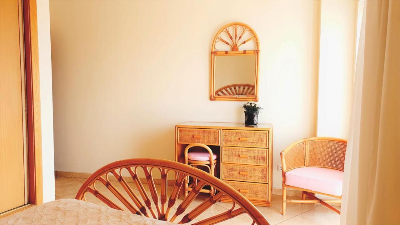 Lover's Paradise: 3br 2 Min From The