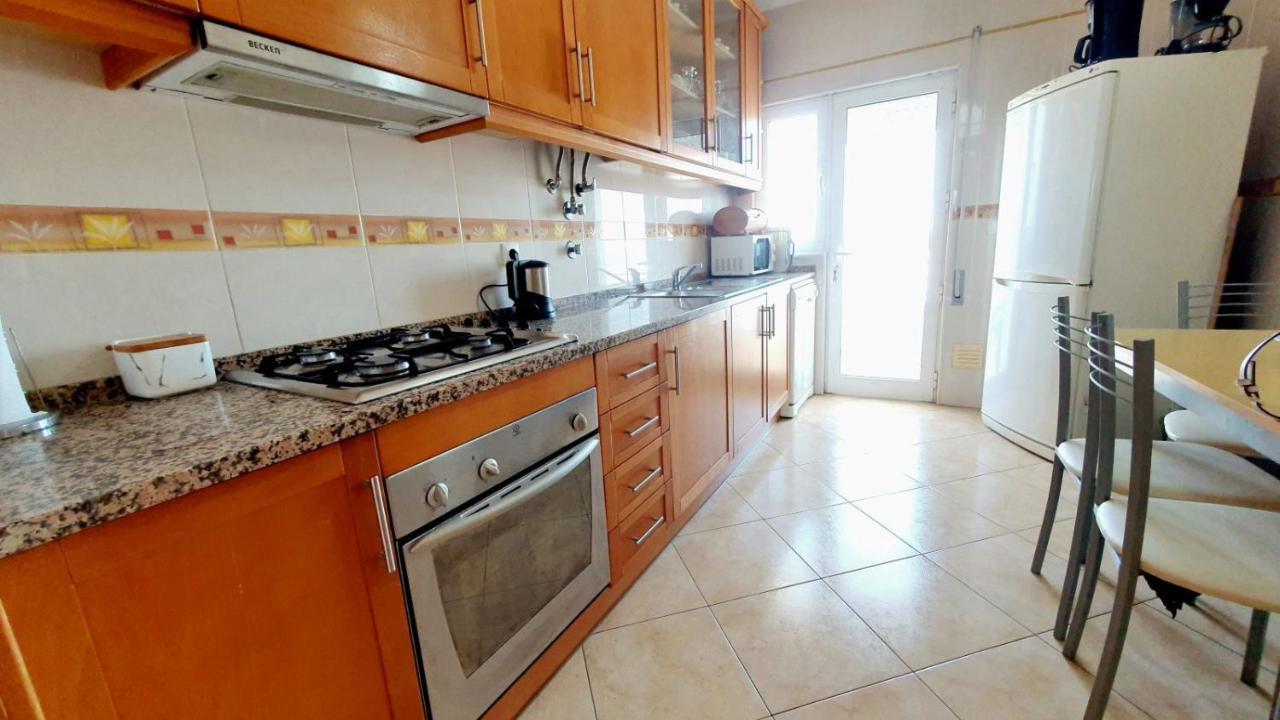 Vacation: 2br Steps To The Apartamento Quarteira