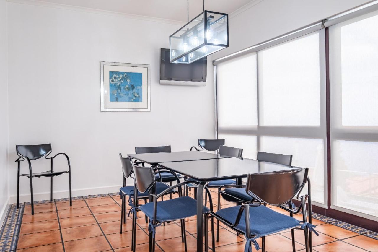 Ample With Pool And Gorgeous Ocean View