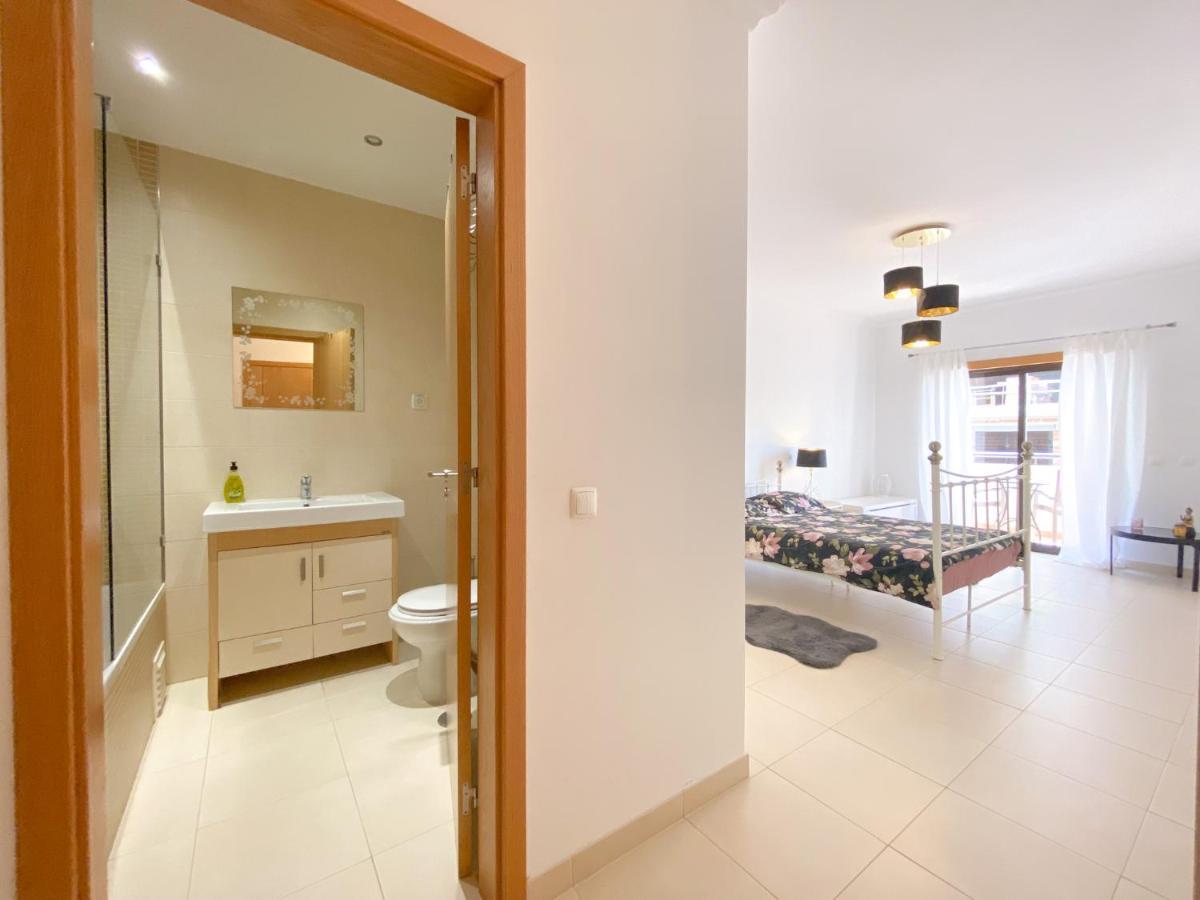 Appartement Modern And Spacious In #1939 *