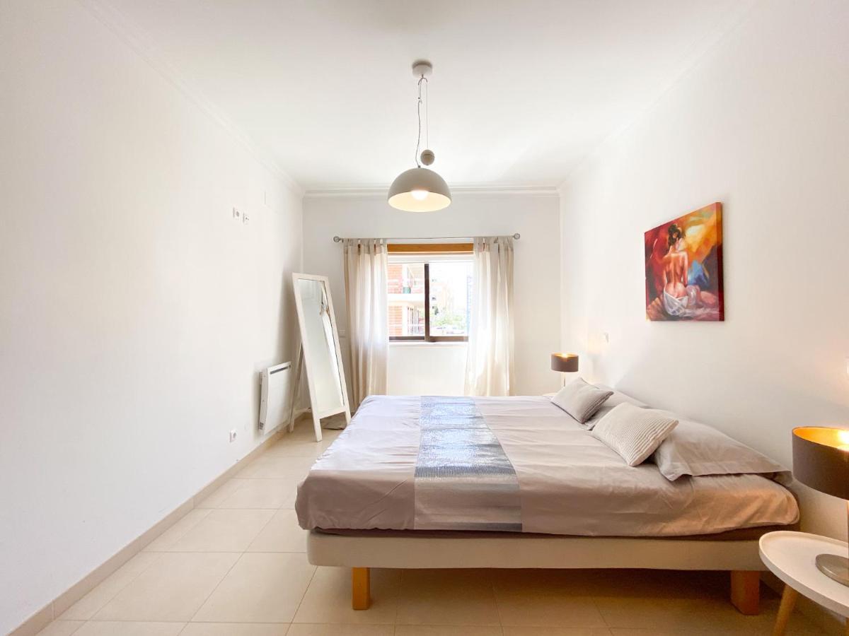 Appartement Modern And Spacious In #1939 Lagos