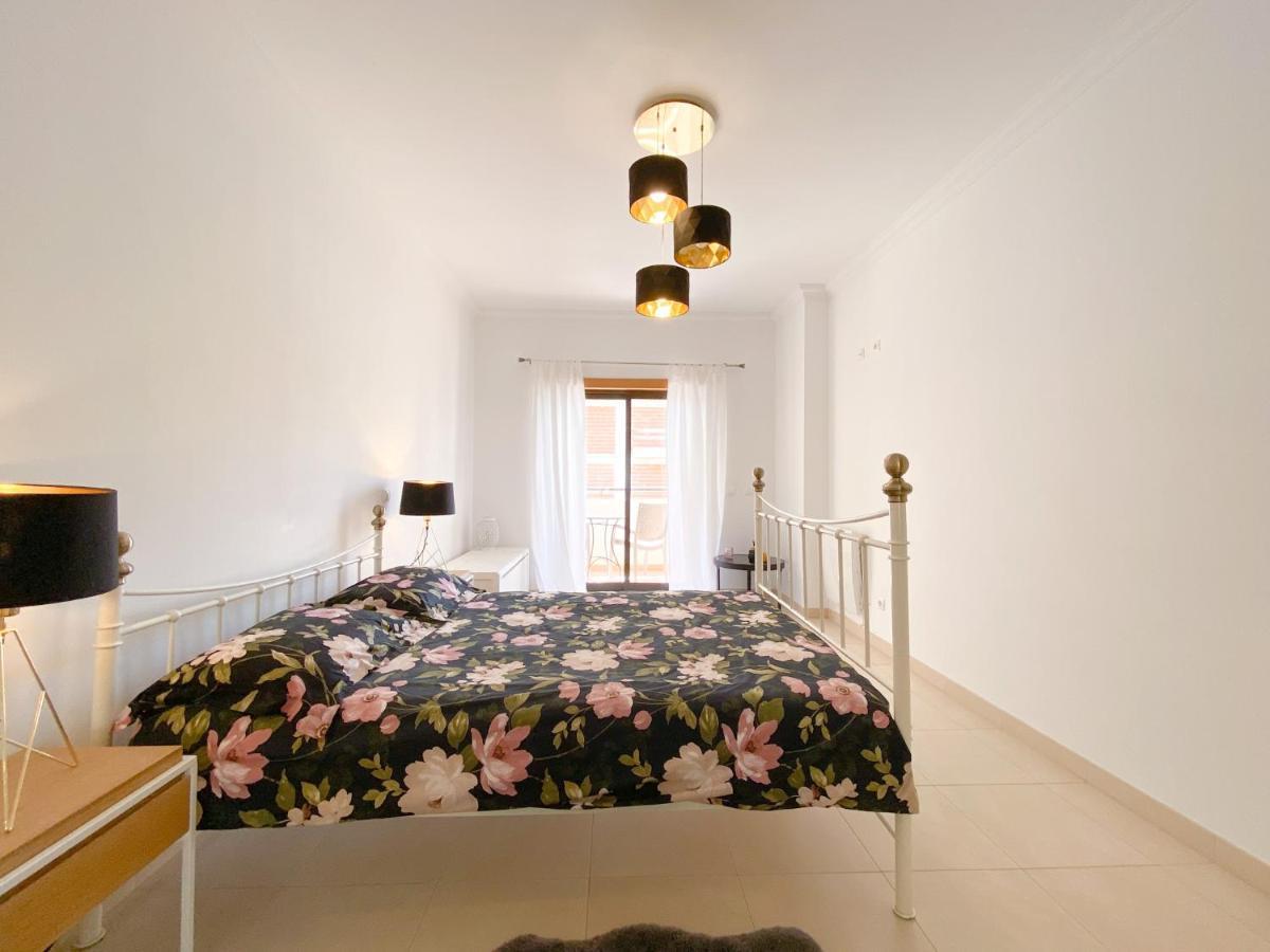Modern And Spacious In #1939 Appartement *