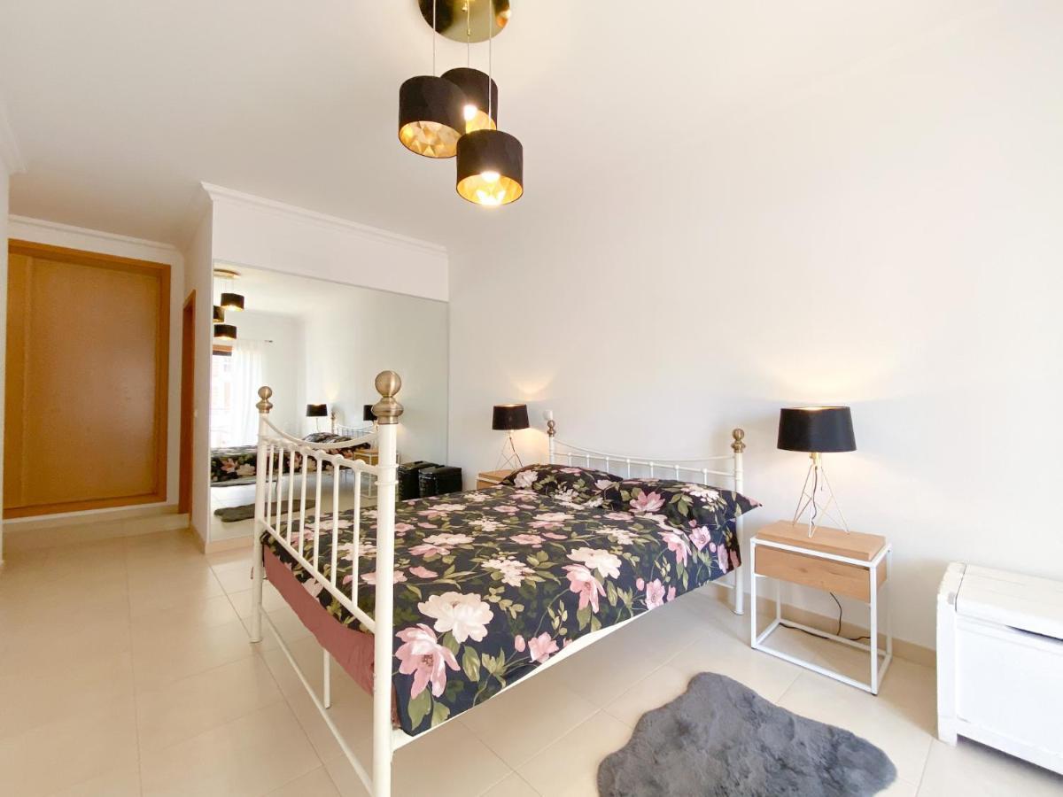 Appartement Modern And Spacious In #1939 Lagos
