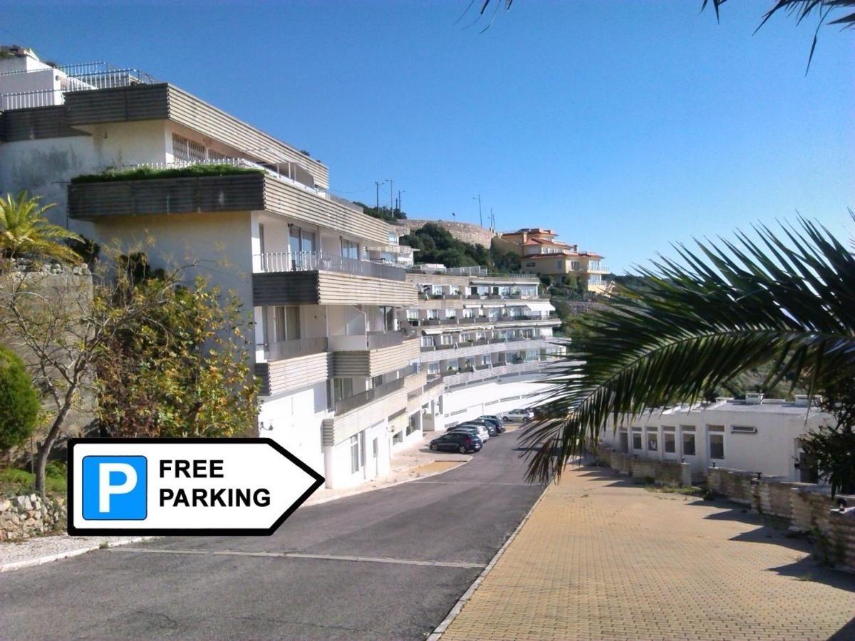 Axenic Retreat - Panoramic Ocean View, Sleeps 4, Ensuite Bathroom, New Redesign Apartment *