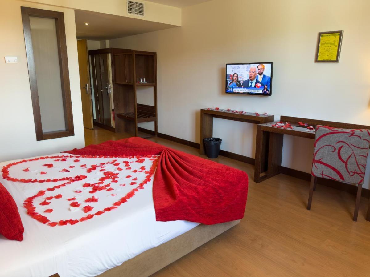 Palace E Monte Rio Hotel 4*