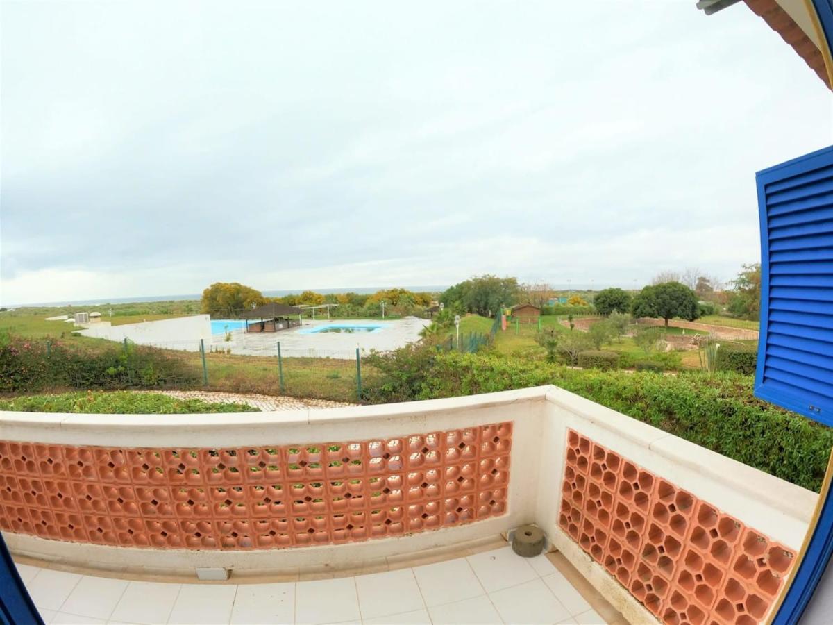 Algarve T2 W Balcony And Sea View Near In Manta Rota *