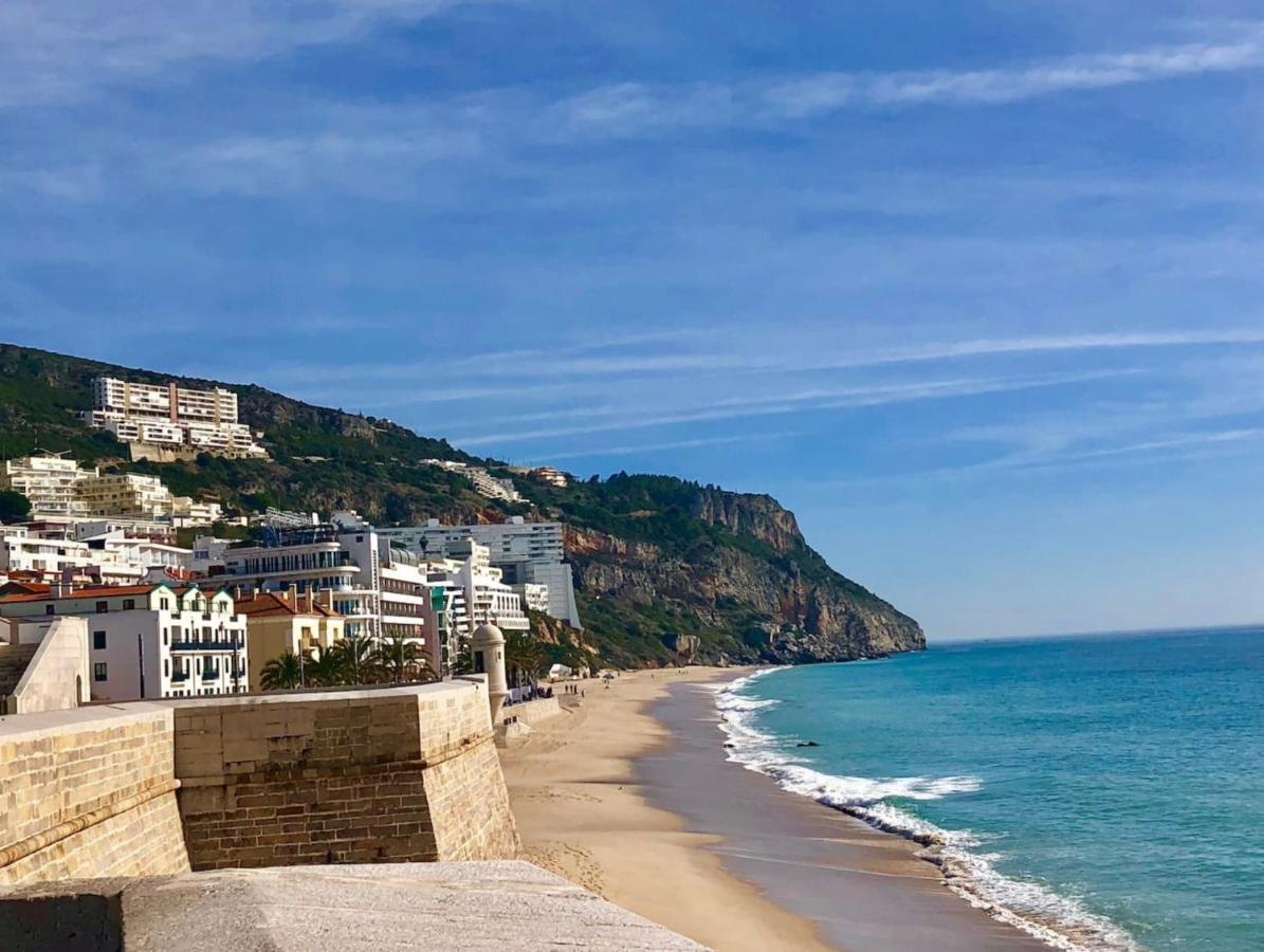 Axenic Retreat - Panoramic Ocean View, Sleeps 4, Ensuite Bathroom, New Redesign Apartment Sesimbra