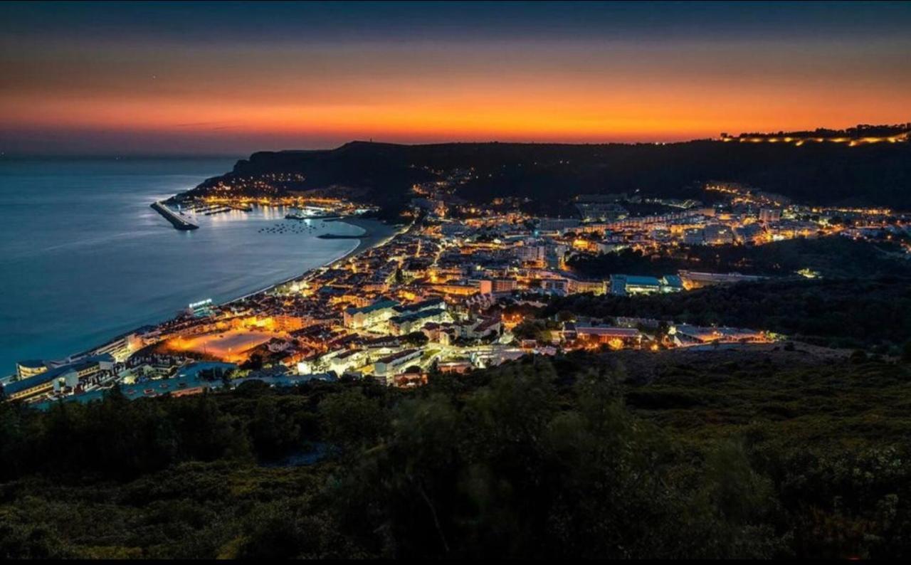 Axenic Retreat - Panoramic Ocean View, Sleeps 4, Ensuite Bathroom, New Redesign Appartement Sesimbra