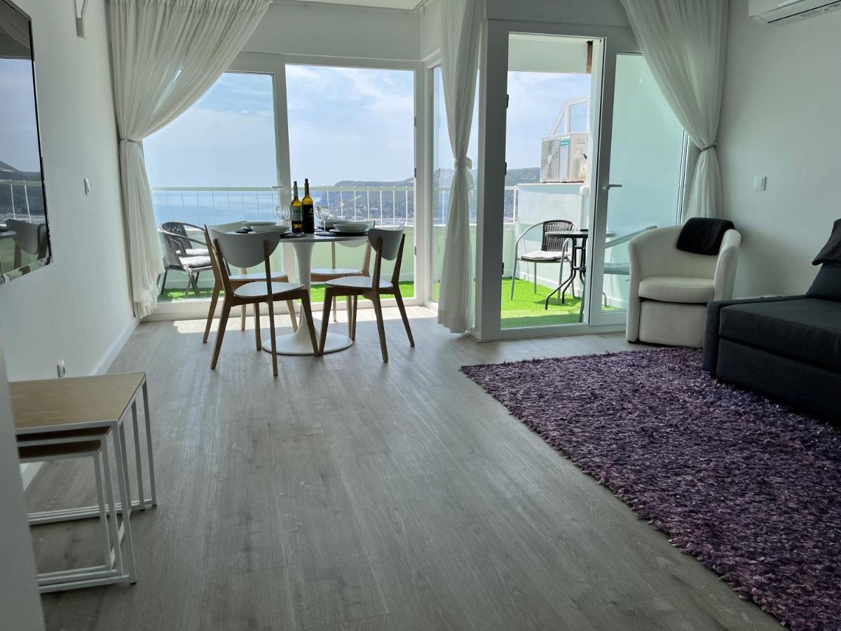 Appartement Axenic Retreat - Panoramic Ocean View, Sleeps 4, Ensuite Bathroom, New Redesign *