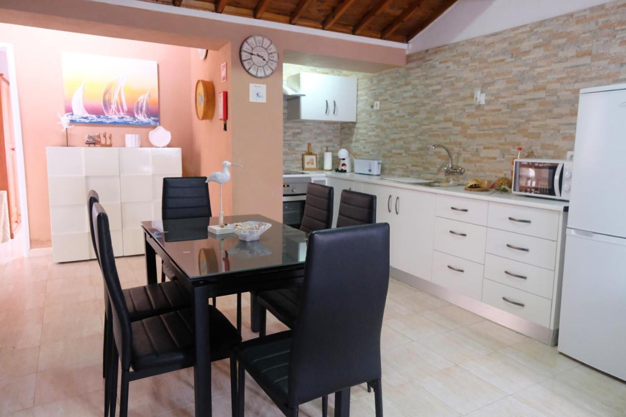 Magnolia - Casa Com Dois Quartos Junto Ao Mar - Renovada Em 2023 Mosteiros (Azores)