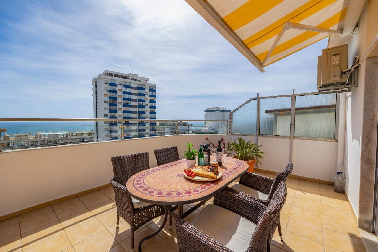 Seaview Penthouse In Algarve With Spacious Terrace Quarteira