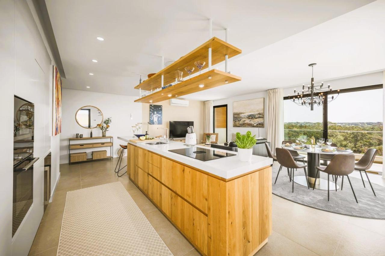 Apartment Luxury 3-bed Penthouse With Ocean Views, Terrace & Pool Quarteira