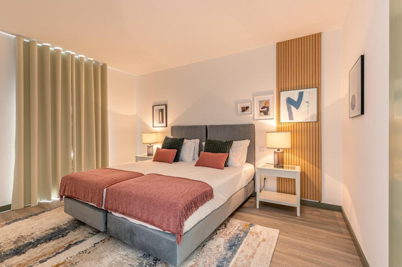 Apartment Bay *