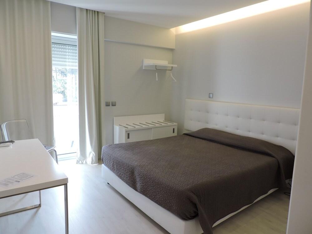 Fatima Guesthouse 2*