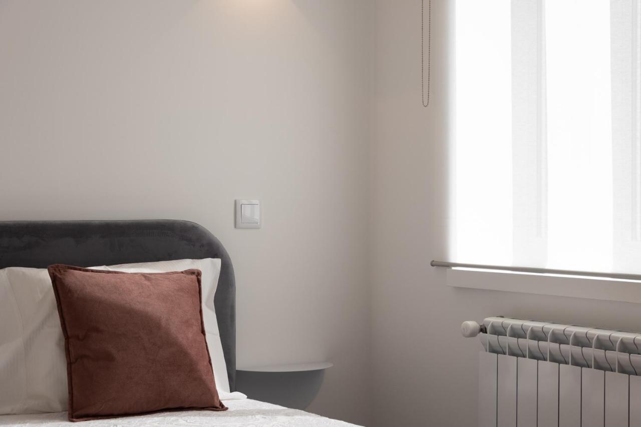 Dona Emilia Guest House & Studio Apartment Building Guest house