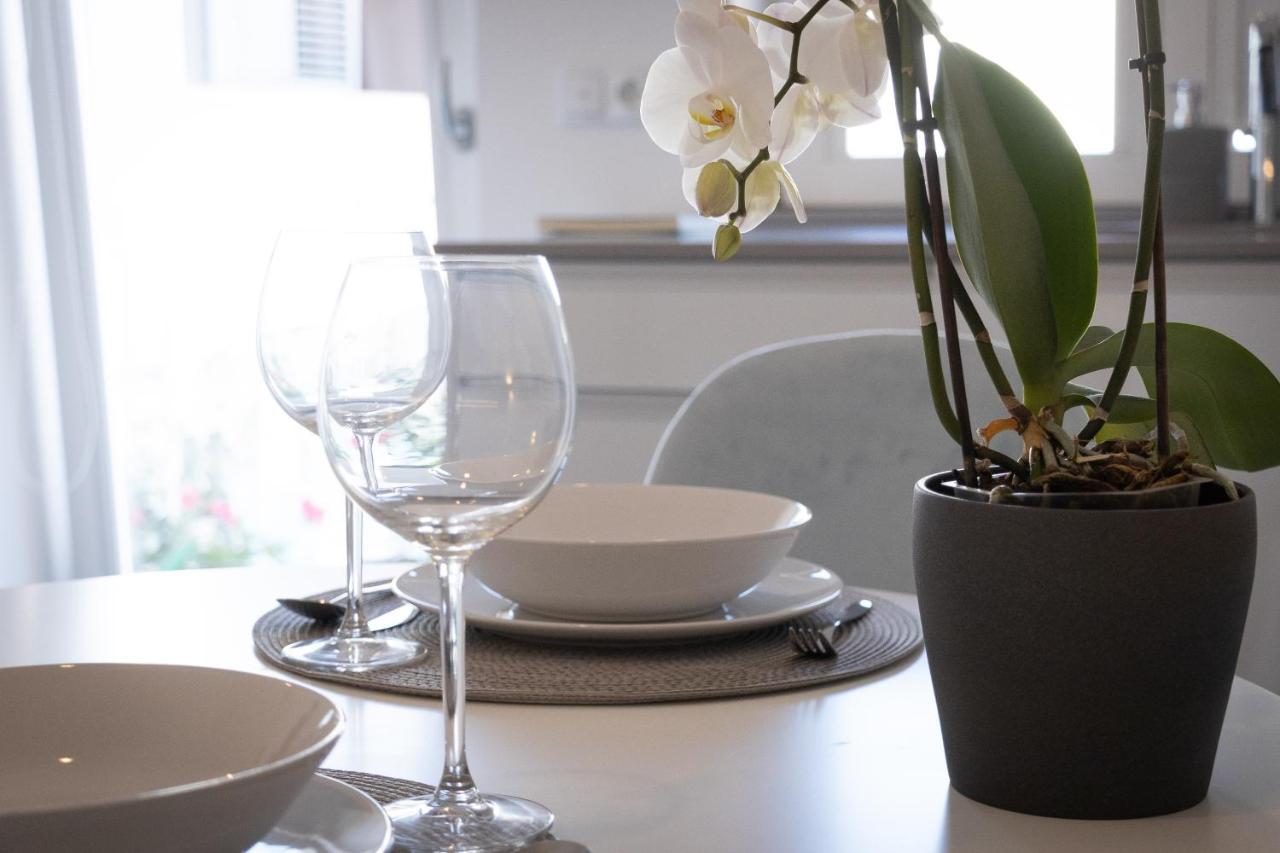 Dona Emilia Guest House & Studio Apartment Building Guest house 3*