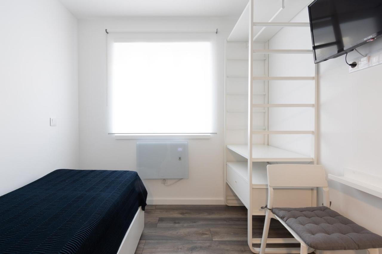 Dona Emilia Guest House & Studio Apartment Building