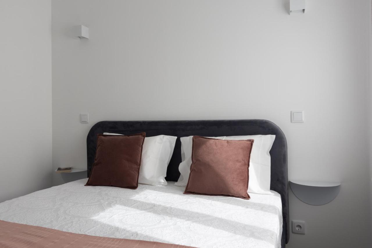 Dona Emilia Guest House & Studio Apartment Building Guest house