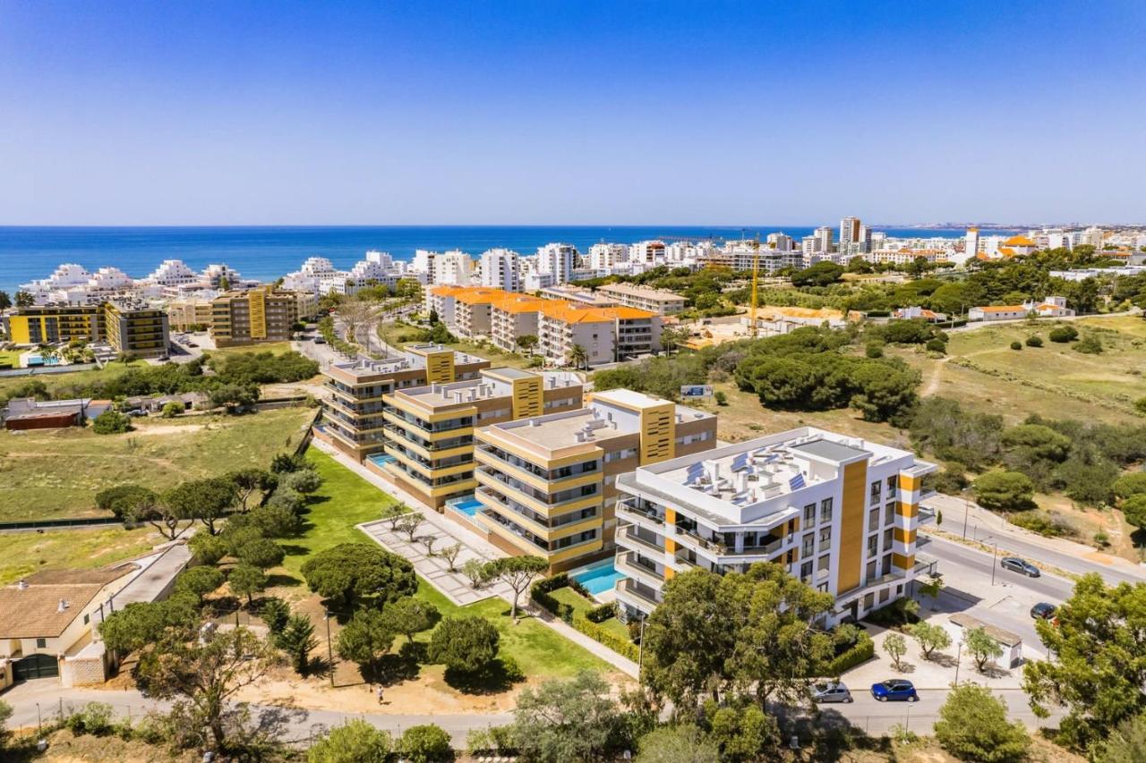 Luxury 3-bed Penthouse With Ocean Views, Terrace & Pool Apartment