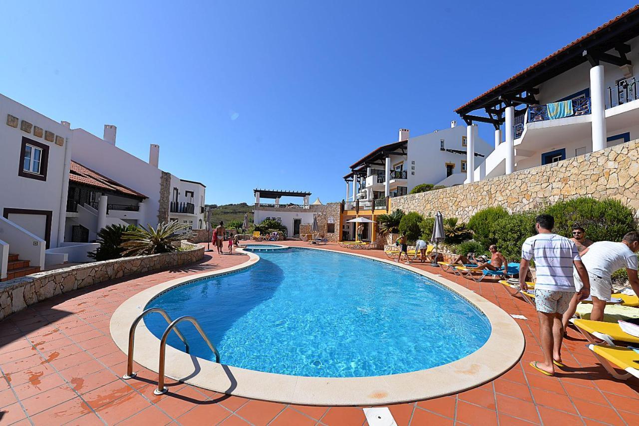 Paddle - Sea View With 3 Pools, Tennis & Squash Court