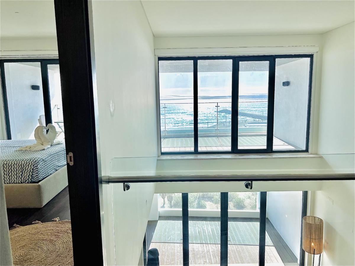 Front Line, Sea View, Luxury Penthouse In Caparica Apartment
