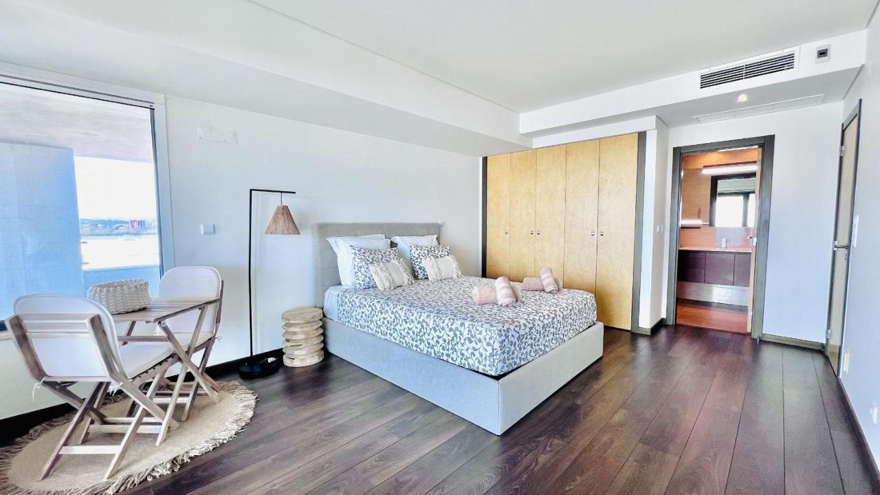 Apartment Front Line, Sea View, Luxury Penthouse In Caparica