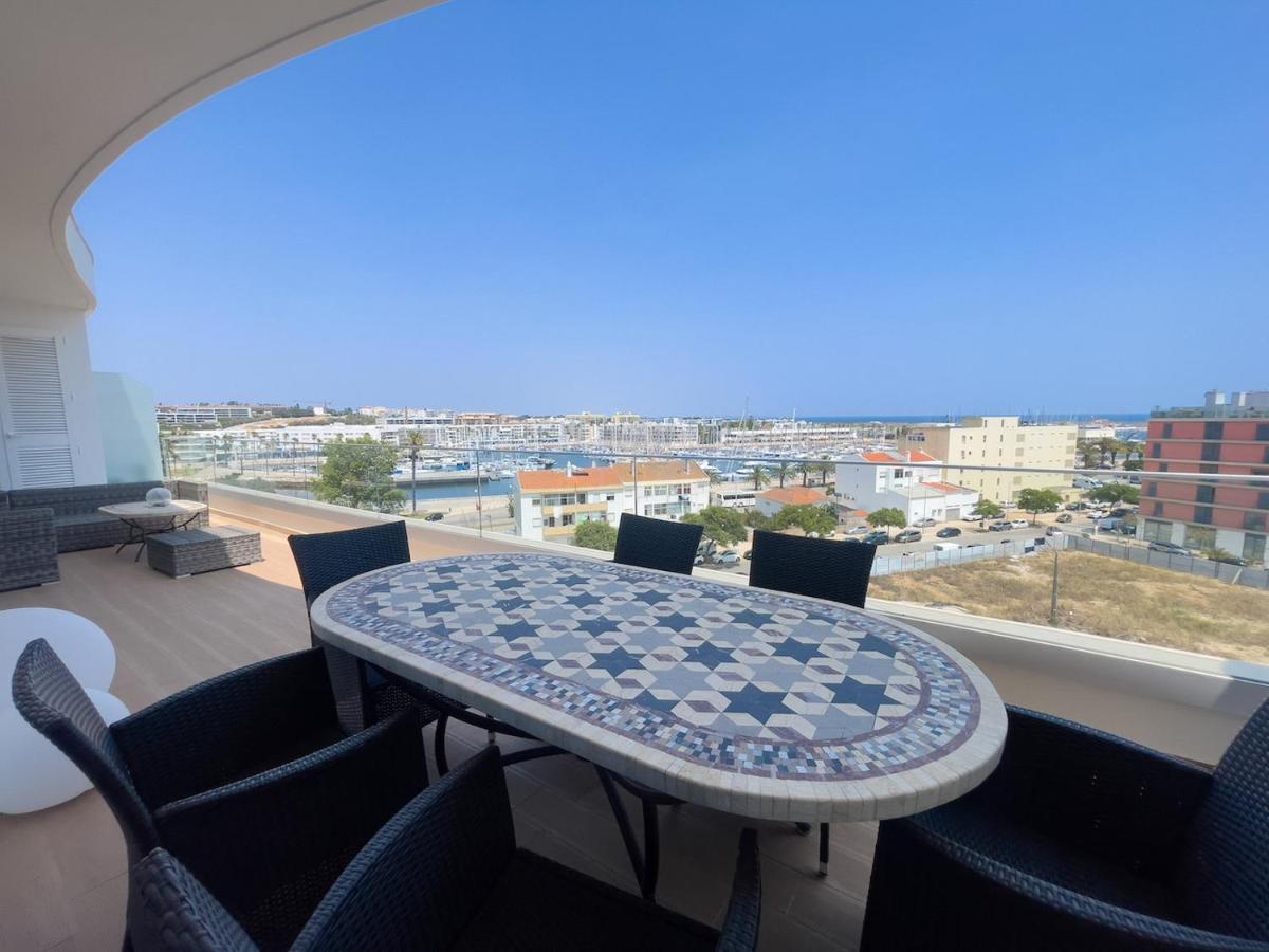Penthouse By The Marina *