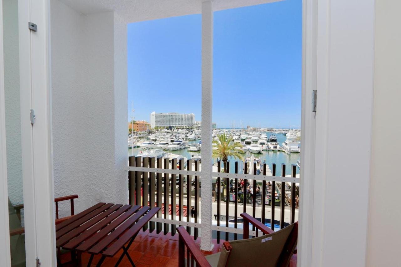 Apartment Marina Vista Sol-cleverdetails, Marina View, Sleeps 2 Adults And 2 Children