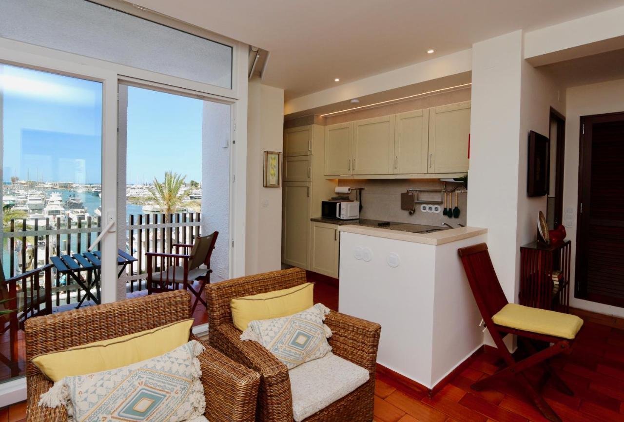 Marina Vista Sol-cleverdetails, Marina View, Sleeps 2 Adults And 2 Children Apartment *