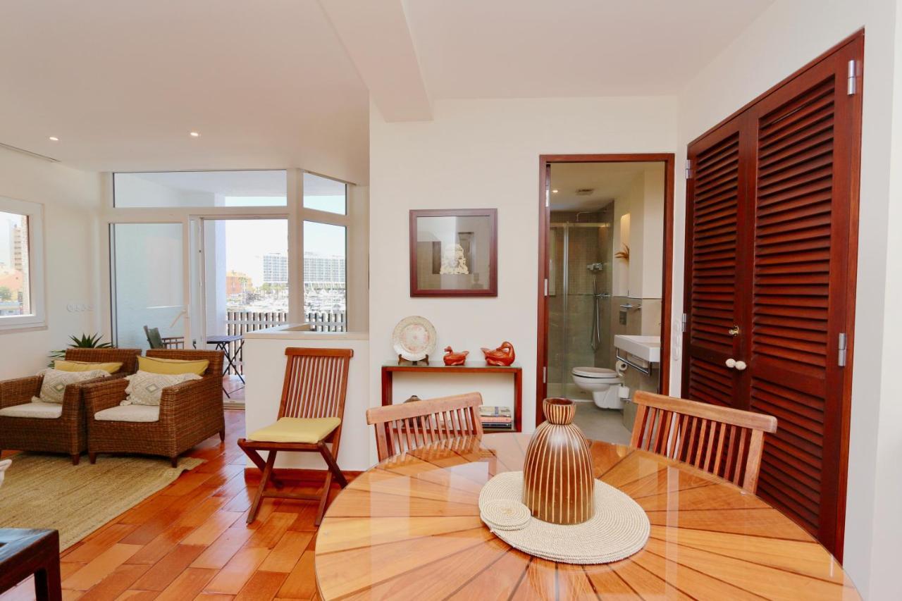 Marina Vista Sol-cleverdetails, Marina View, Sleeps 2 Adults And 2 Children Apartment