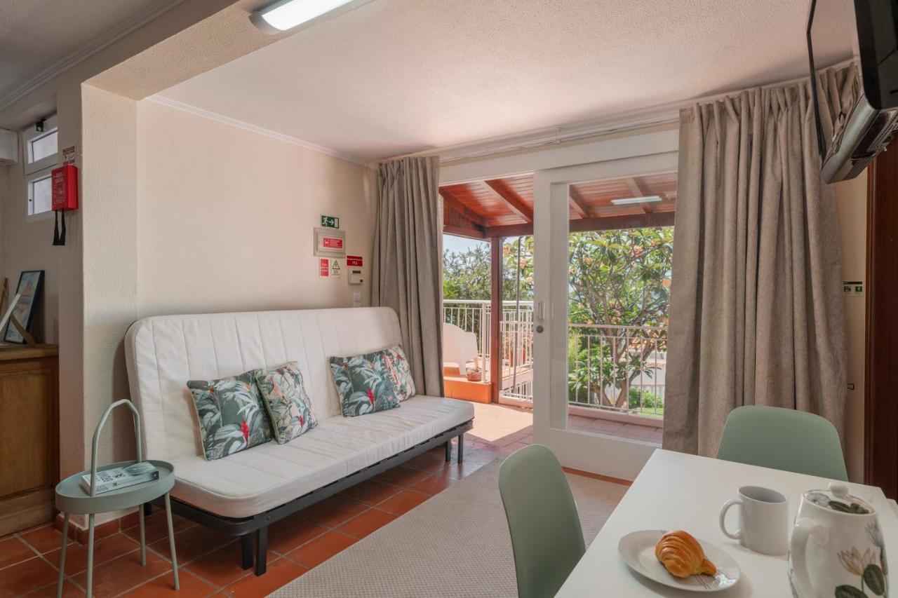Casa Frangipani By An Island Holiday home Santa Cruz (Madeira)
