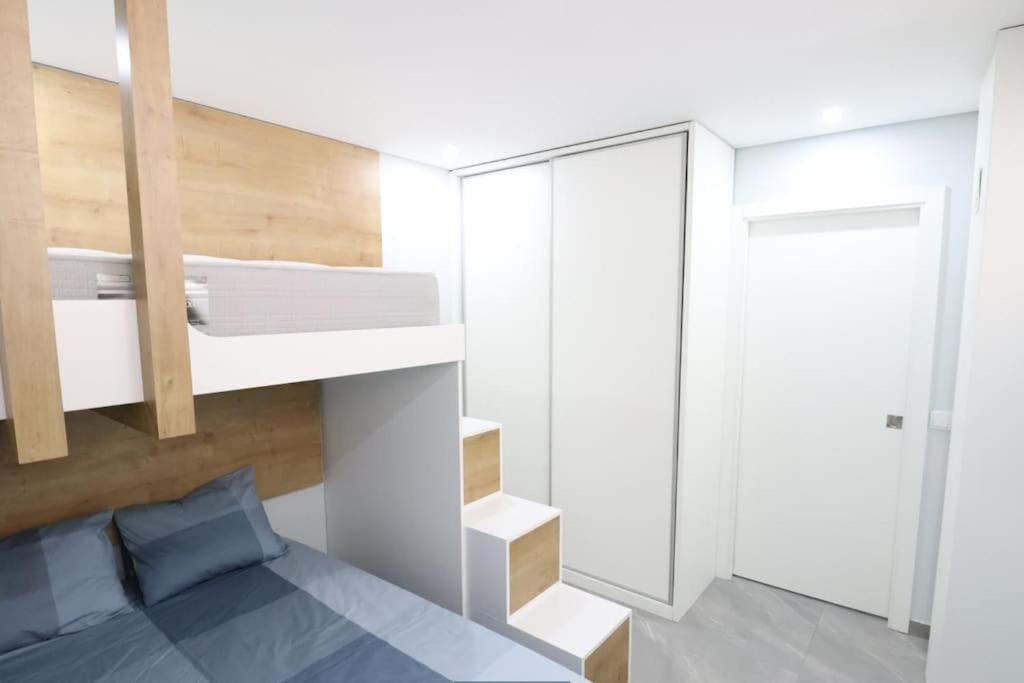 Puzzle Tao, - Local Apartment