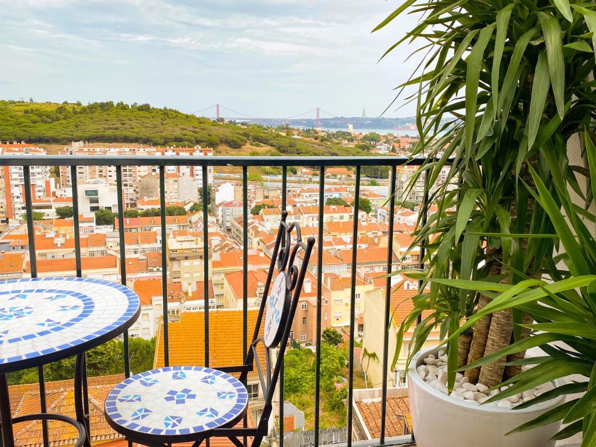 Ideally Located With Perfect Views Homestay